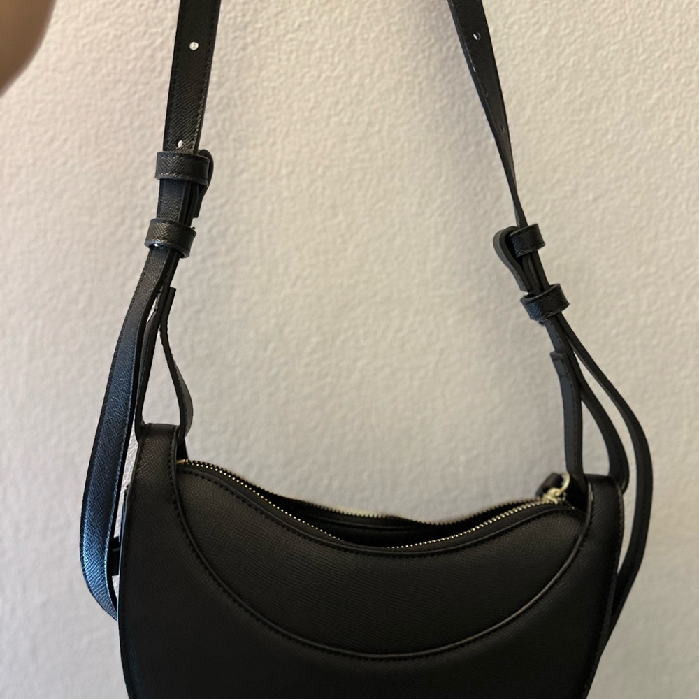 Elegant Black Leather Shoulder Bag